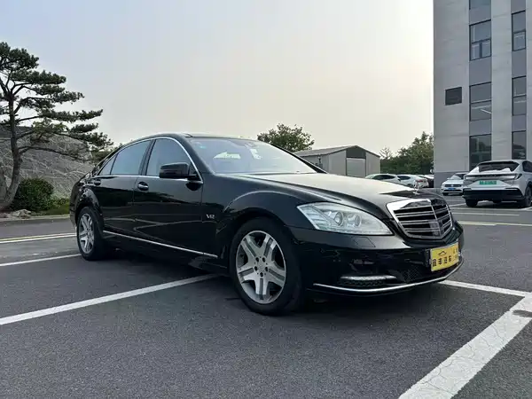 Mercedes-Benz S-Class 2010