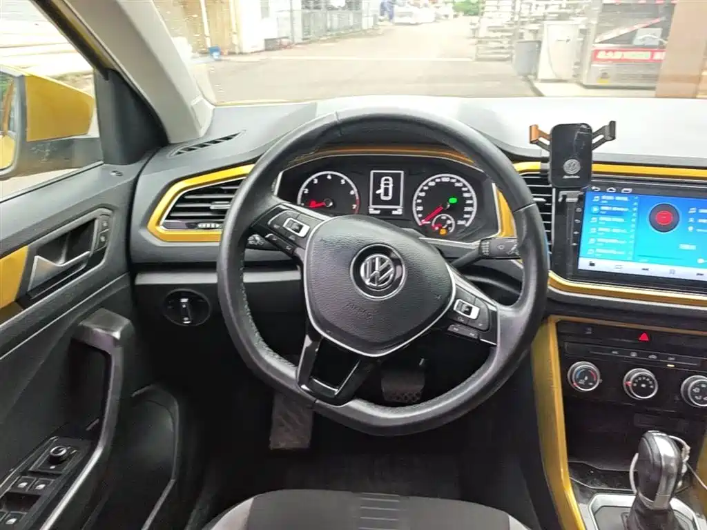 Volkswagen T-Roc 2019 — фото 11