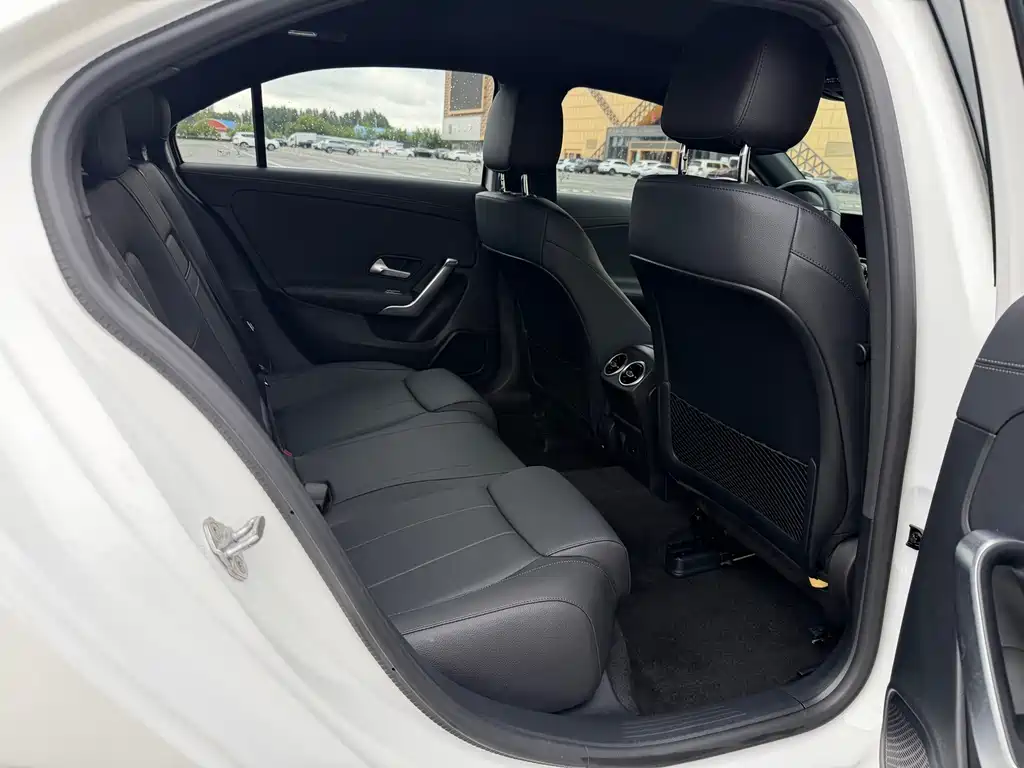 Mercedes-Benz A-Class 2023 — фото 18