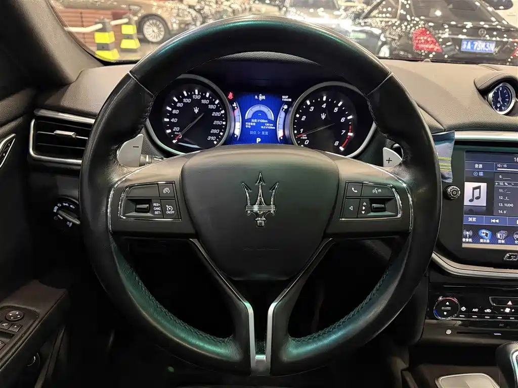 Maserati Ghibli 2015 — фото 17