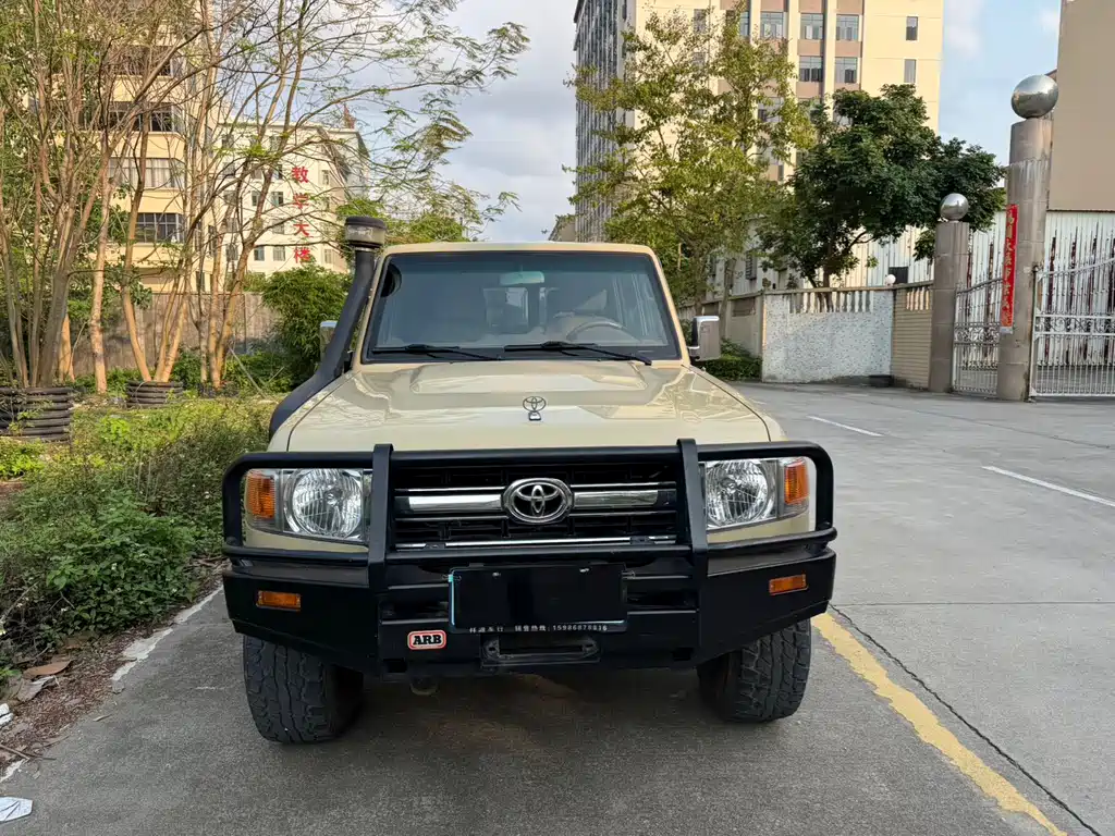 Toyota Land Cruiser 2015 — фото 2
