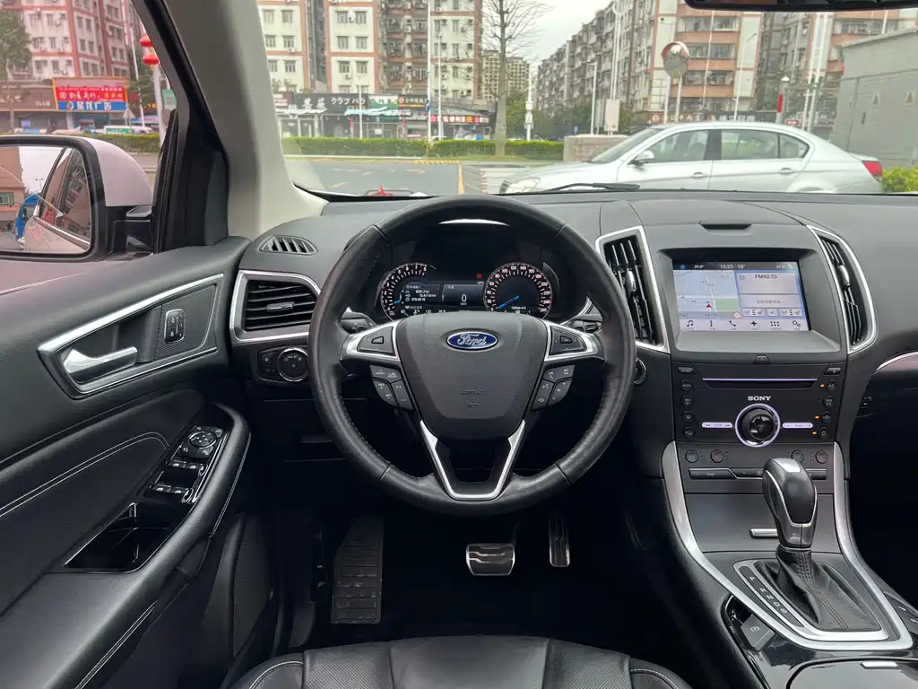 Ford Edge 2017 — фото 20