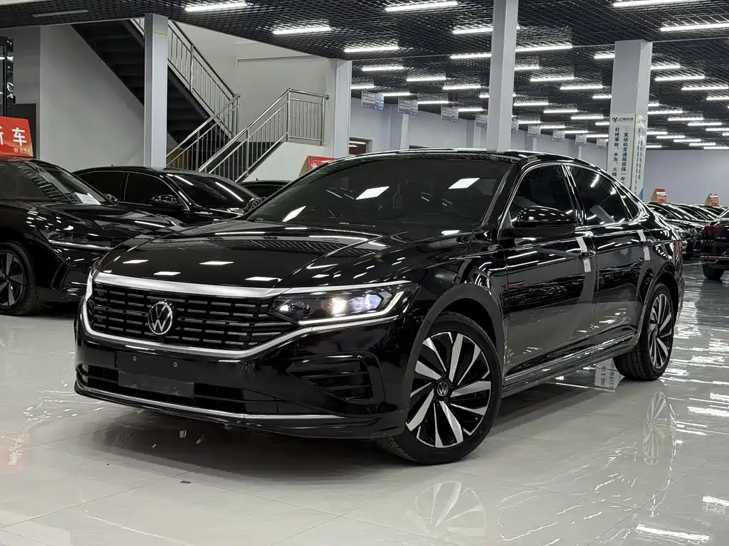 Volkswagen Passat 2022 — фото 1