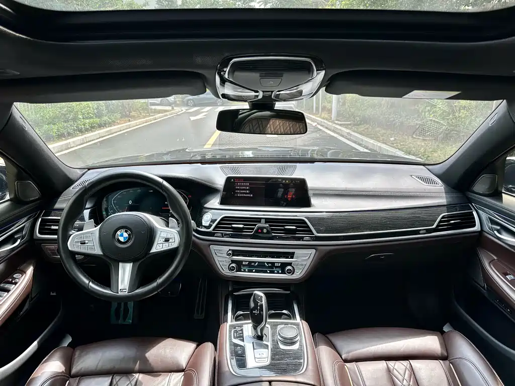 BMW 7 Series 2020 — фото 6