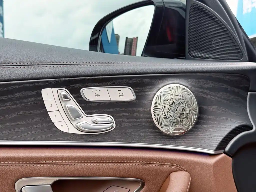 Mercedes-Benz E-Class 2022 — фото 14