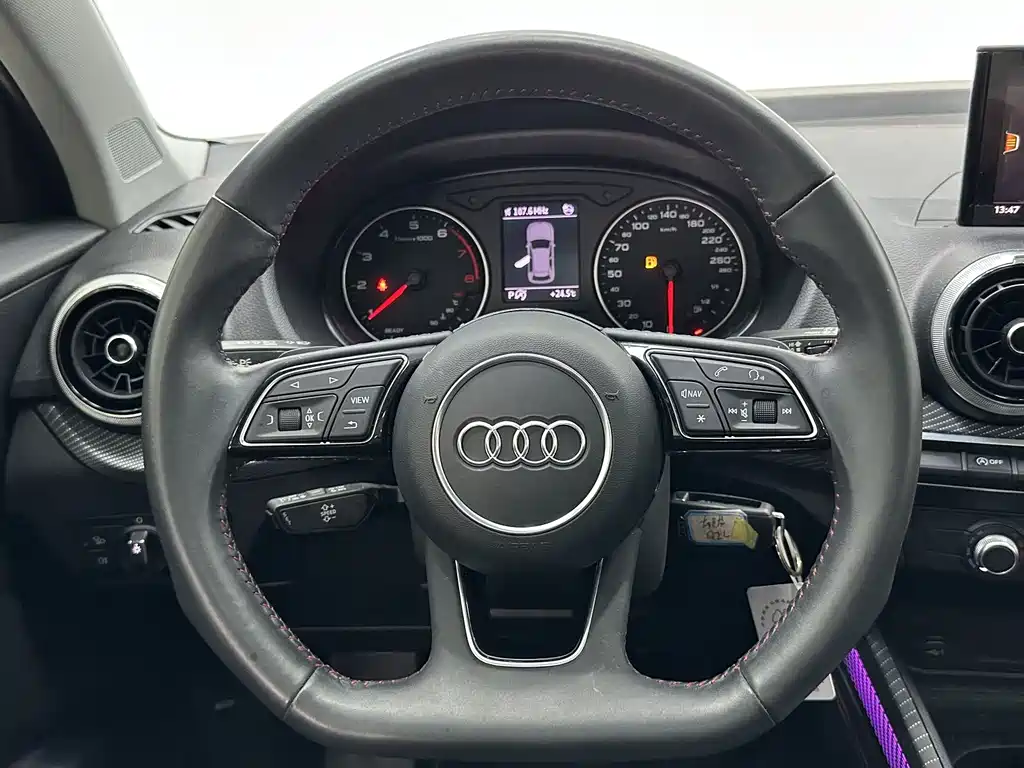 Audi Q2L 2022 — фото 12