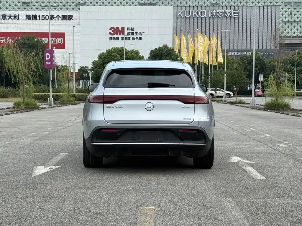 Mercedes-Benz EQC 2021 — фото 13