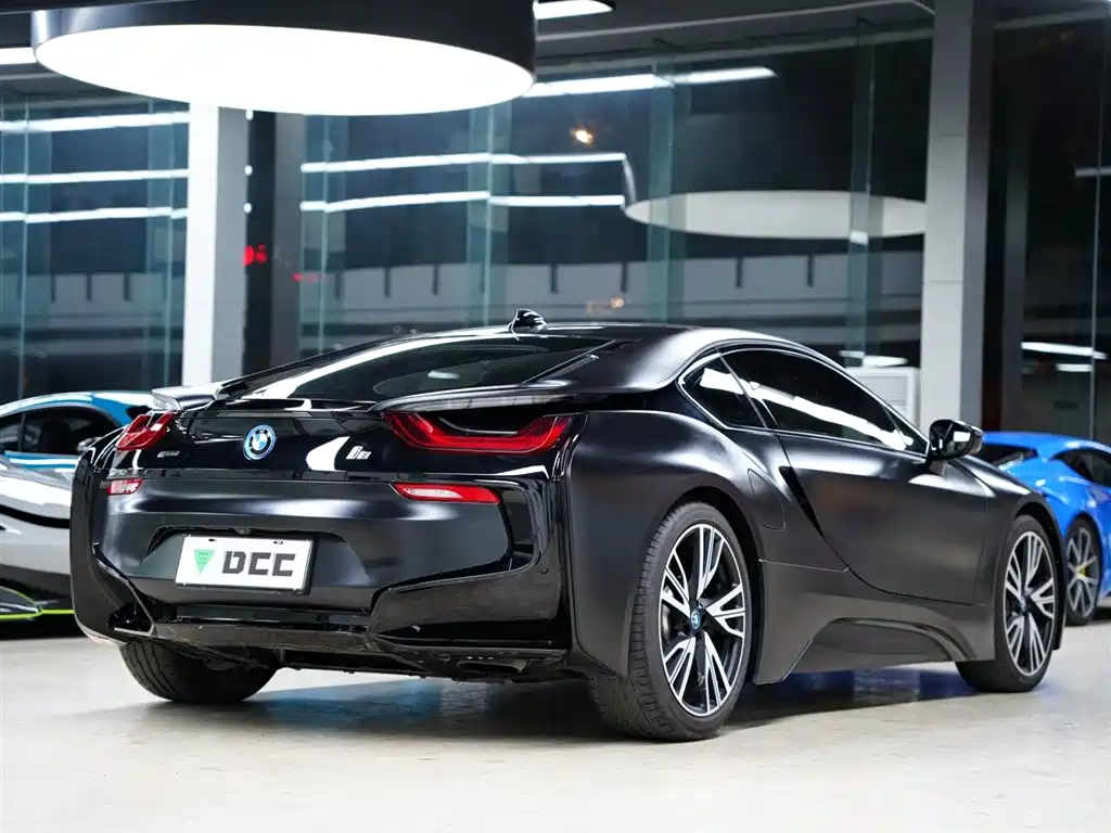 BMW i8 2017 — фото 9
