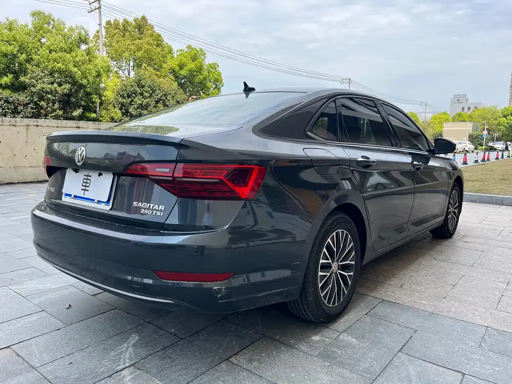 Volkswagen Sagitar 2021