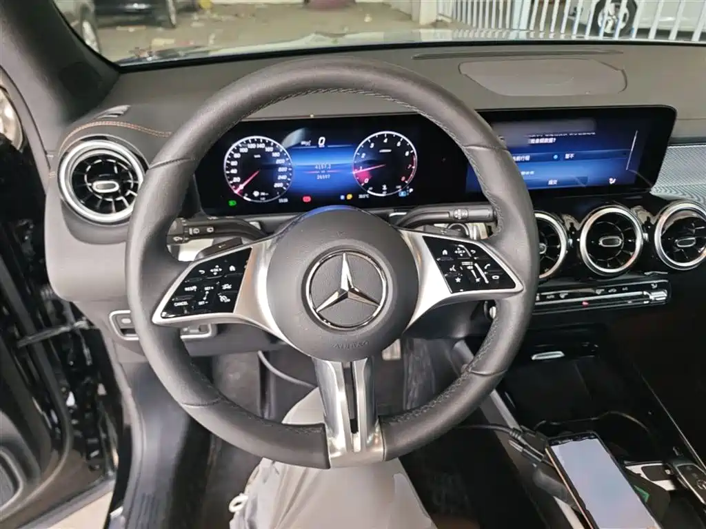 Mercedes-Benz GLB 2025 — фото 11