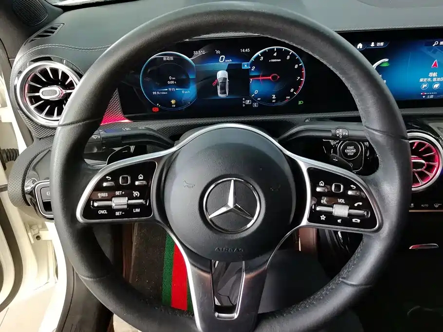 Mercedes-Benz A-Class 2022 — фото 15