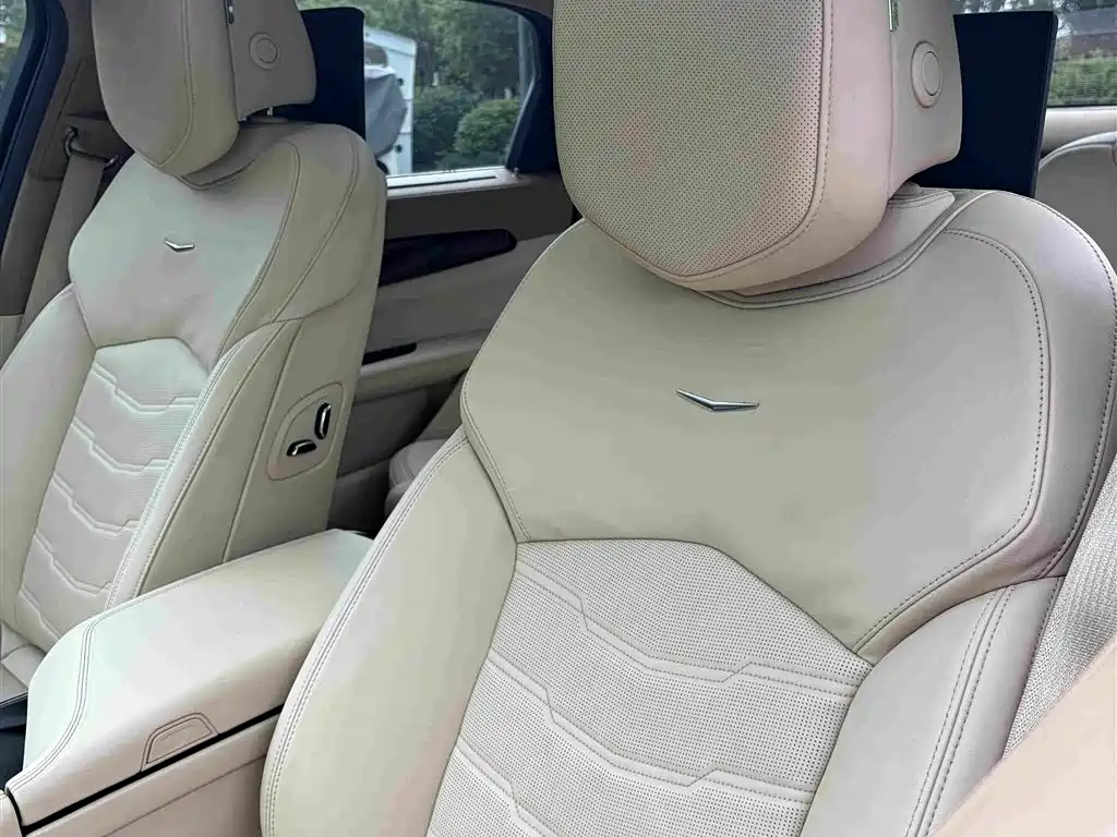 Cadillac CT6 2016 — фото 17