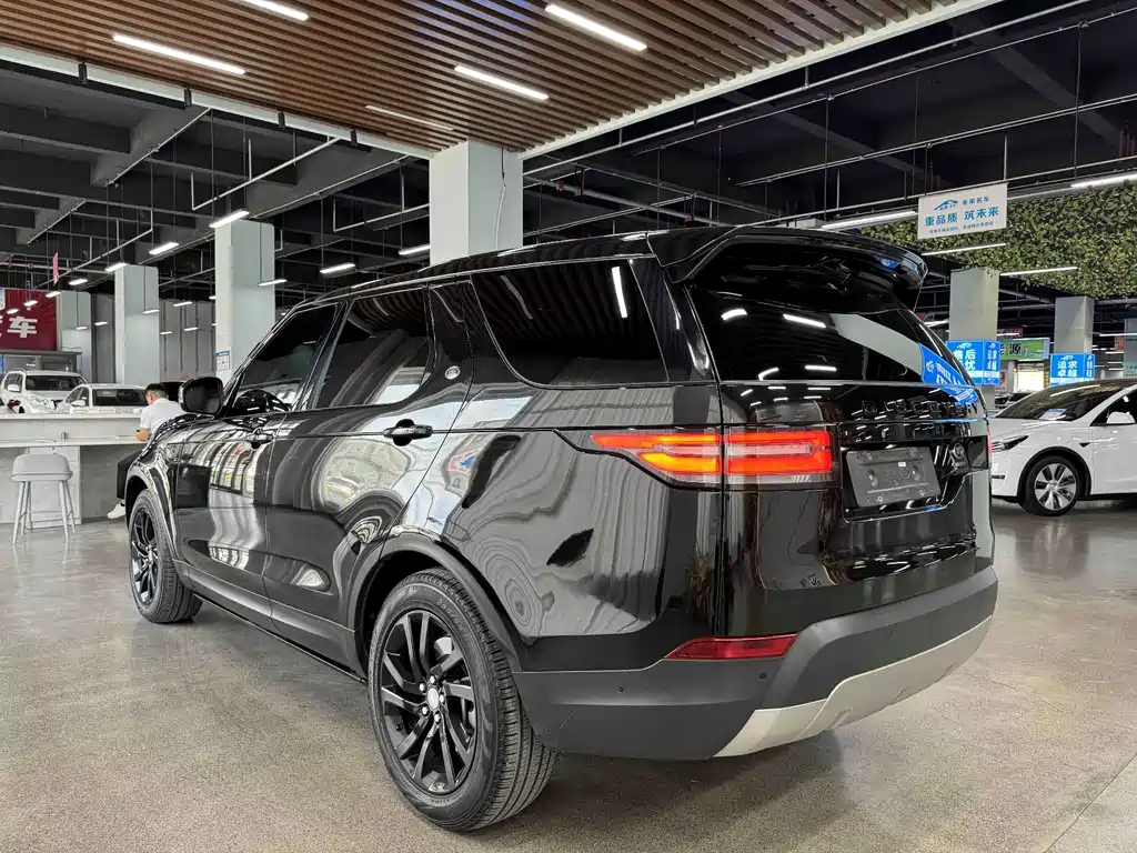 Land Rover Discovery 2019 — фото 14