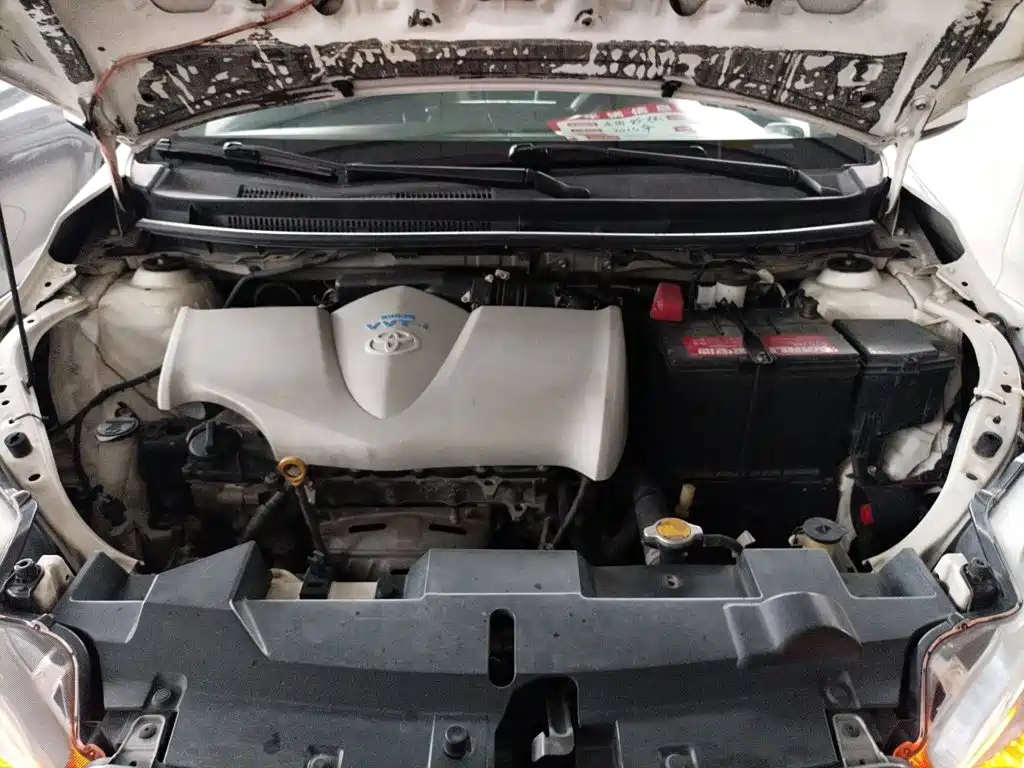 Toyota Yaris L 2015 — фото 20