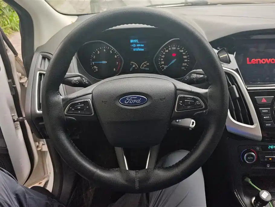 Ford Focus 2016 — фото 15