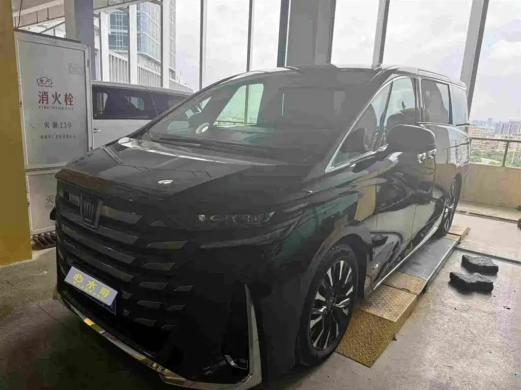 Toyota Vellfire 2025 — фото 2