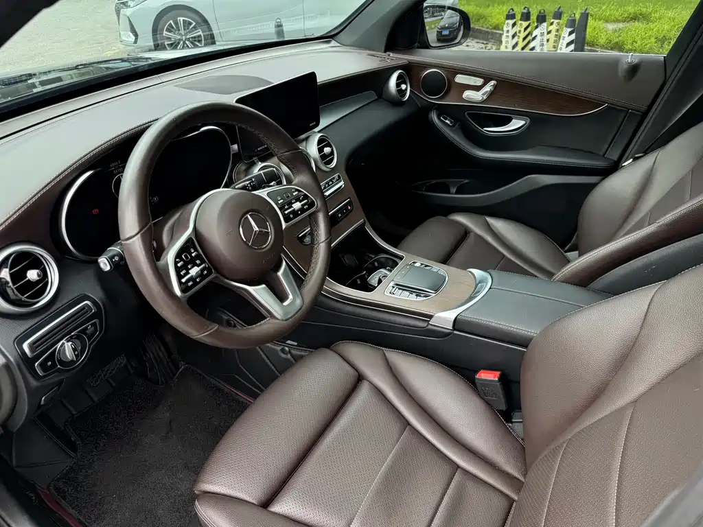 Mercedes-Benz GLC 2023