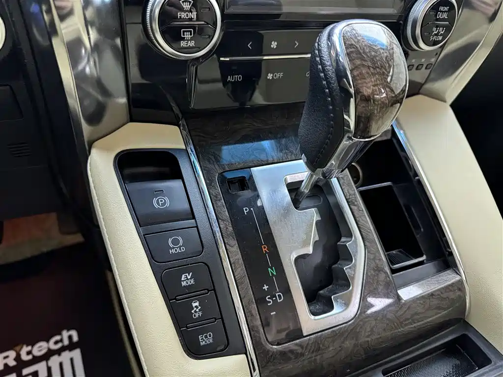 Toyota Alphard 2019 — фото 21