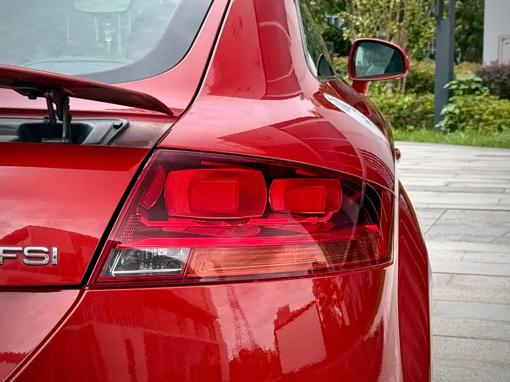 Audi TT 2011 — фото 7