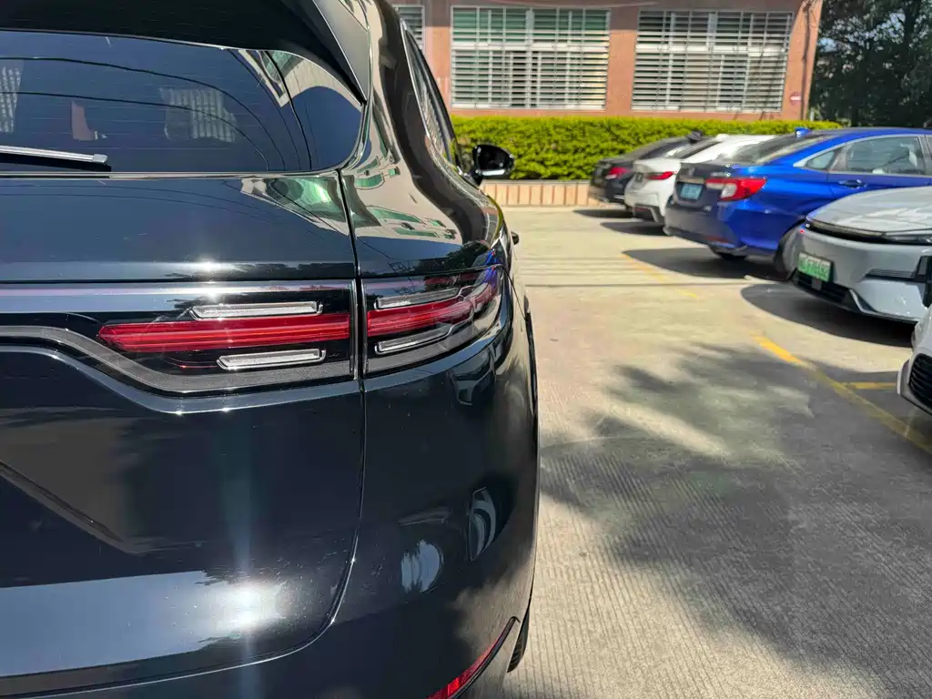 Porsche Cayenne 2018 — фото 27