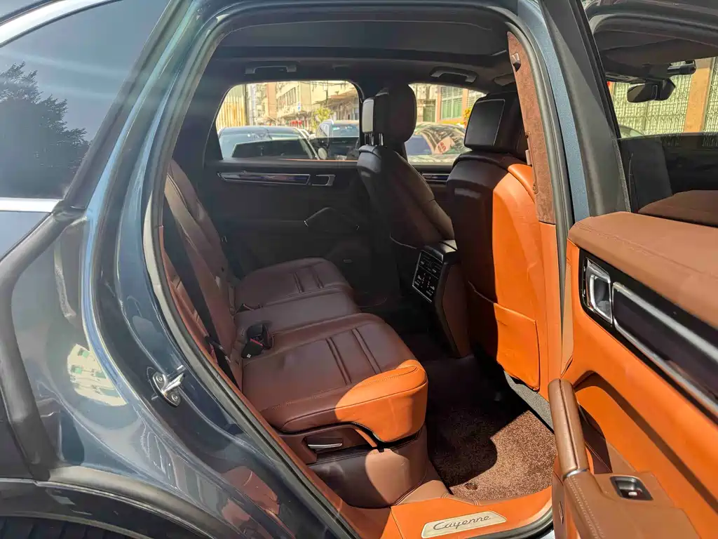 Porsche Cayenne 2018 — фото 12