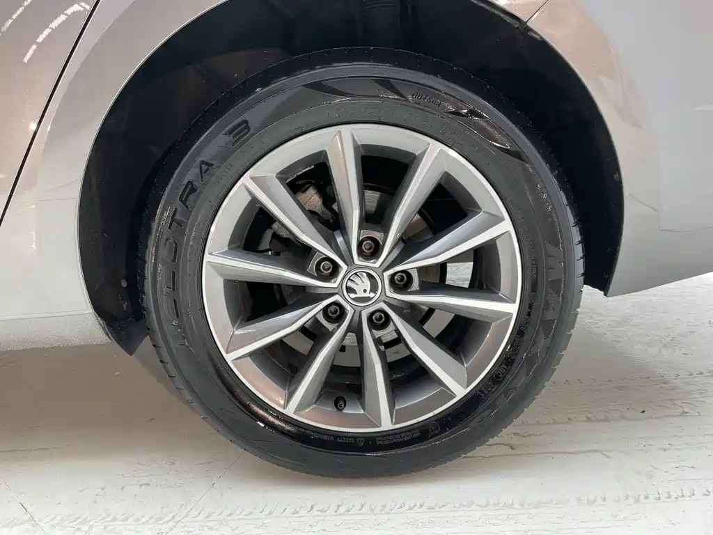 Skoda Octavia 2022 — фото 21