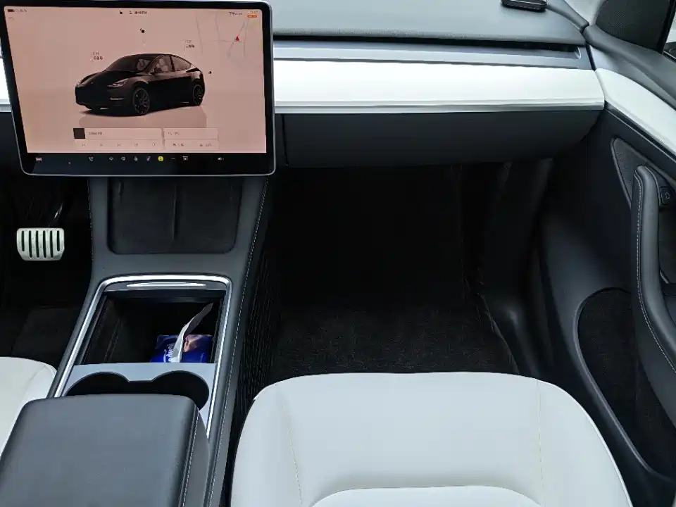 Tesla Model Y 2022 — фото 10