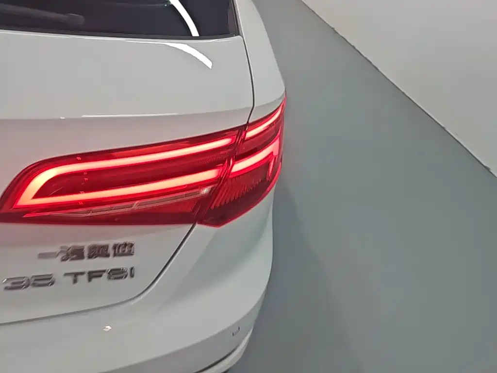 Audi A3 2019 — фото 8