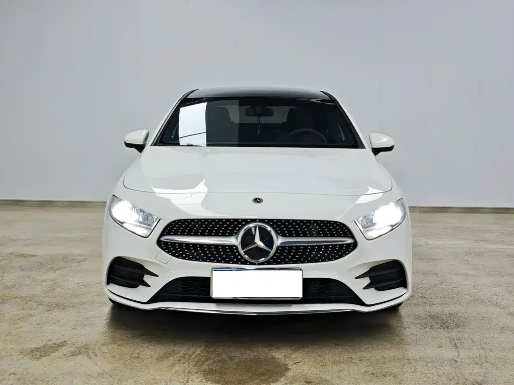 Mercedes-Benz A-Class 2023 — фото 2