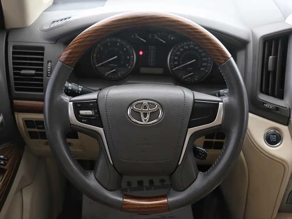 Toyota Land Cruiser 2019 — фото 10
