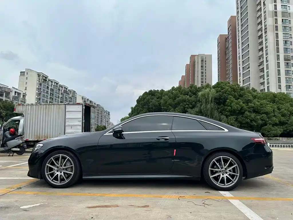 Mercedes-Benz E-Class 2023