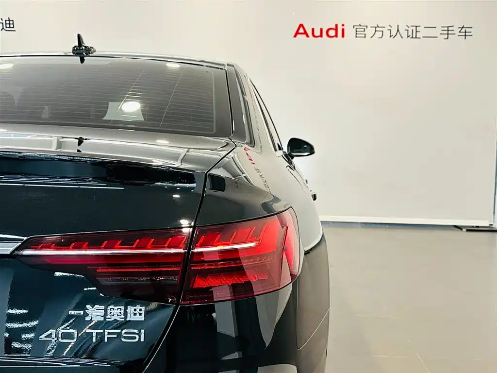 Audi A4L 2022 — фото 16