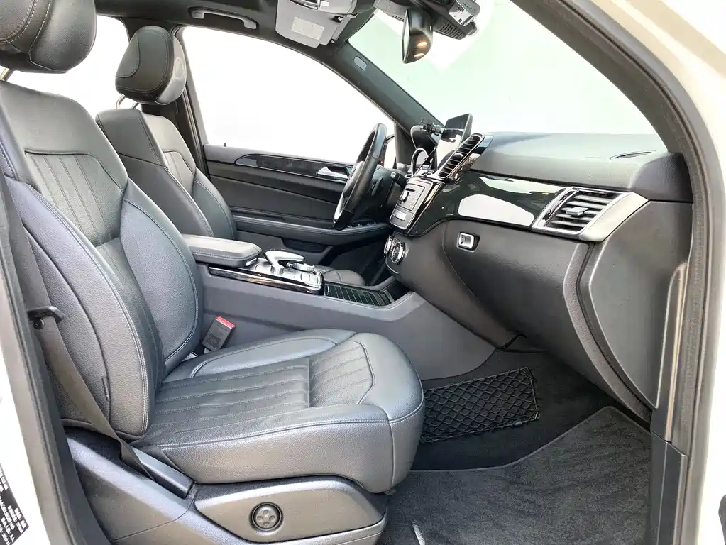 Mercedes-Benz GLE 2018 — фото 12