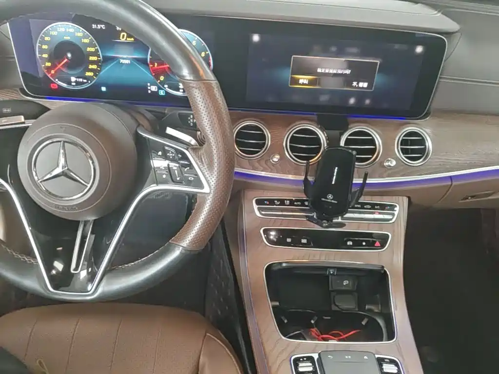 Mercedes-Benz E-Class 2023 — фото 10
