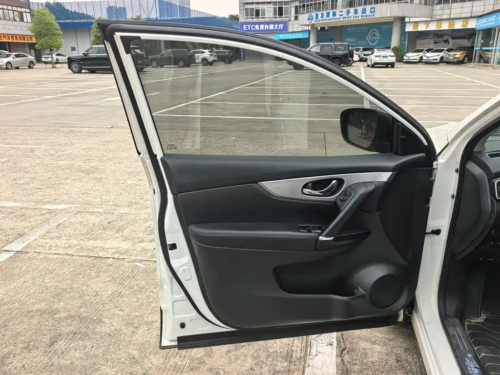 Nissan Qashqai 2023 — фото 4