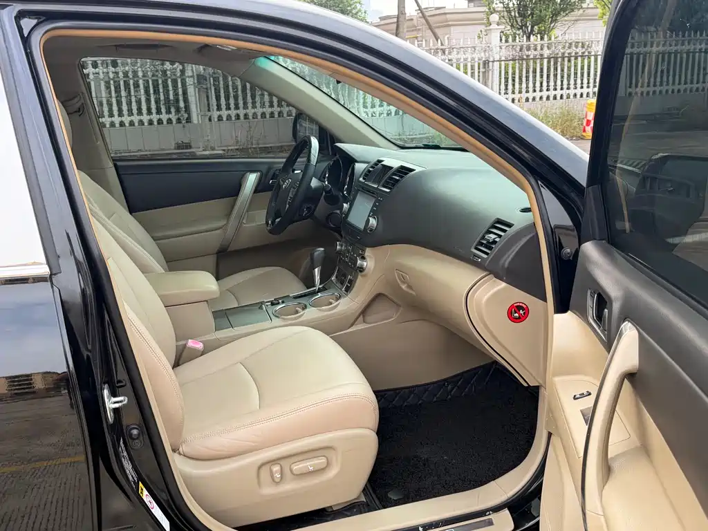 Toyota Highlander 2013 — фото 11