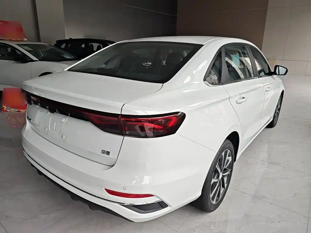 Geely Emgrand 2026