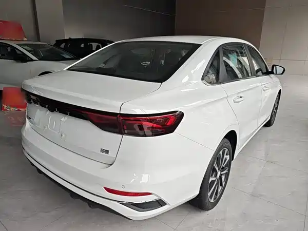 Geely Emgrand 2026