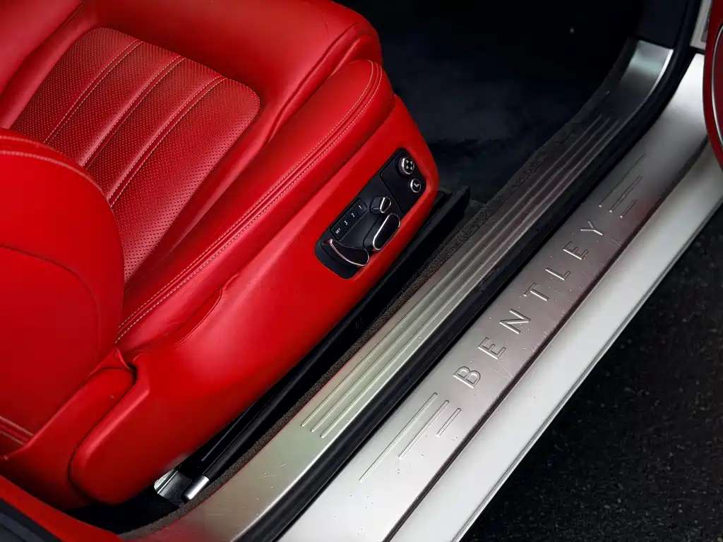 Bentley Continental 2014 — фото 12
