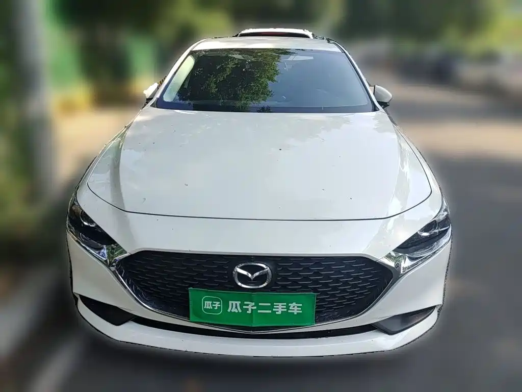 Mazda 3 Axela 2023 — фото 2