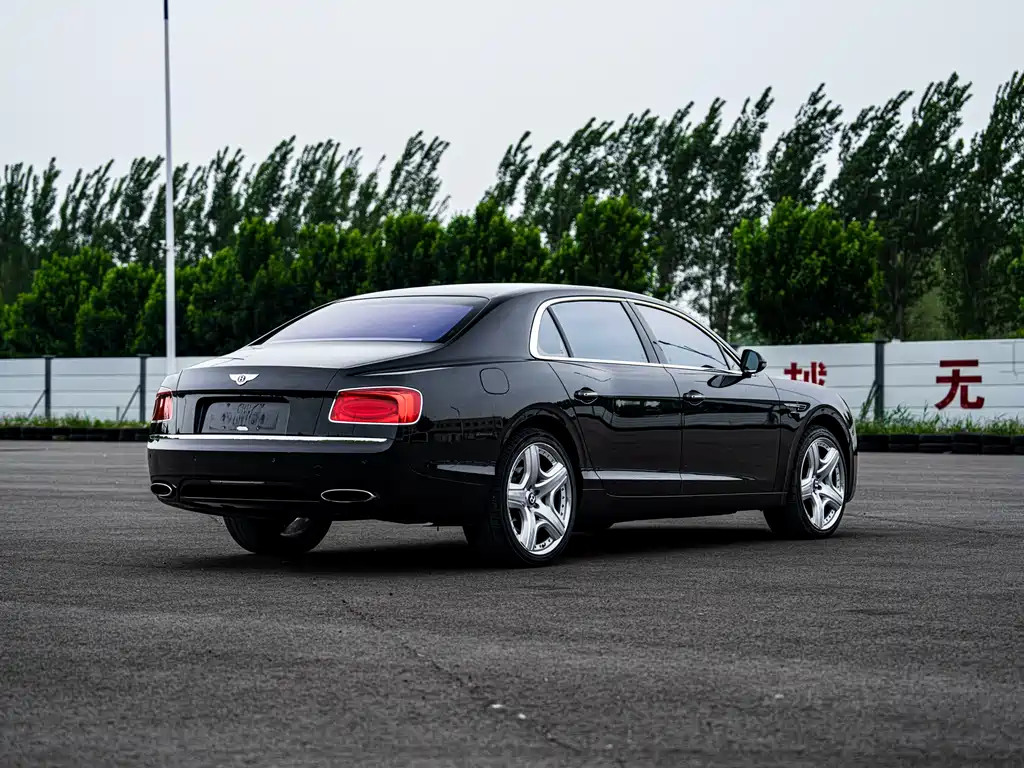 Bentley Flying Spur 2014 — фото 6