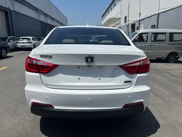Changan Yuexiang V7 2015