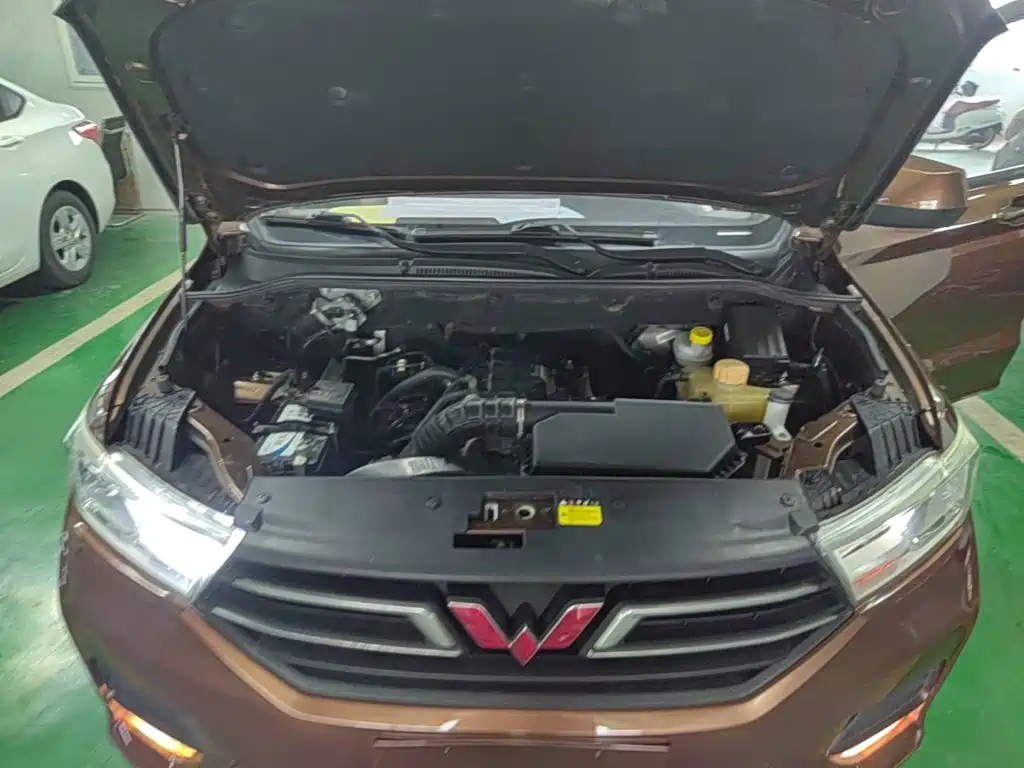 Wuling Hongguang 2020 — фото 20