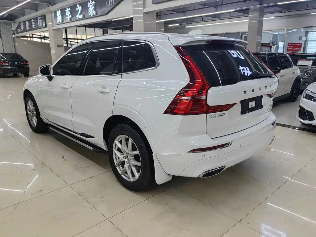 Volvo XC60 2020 — фото 3