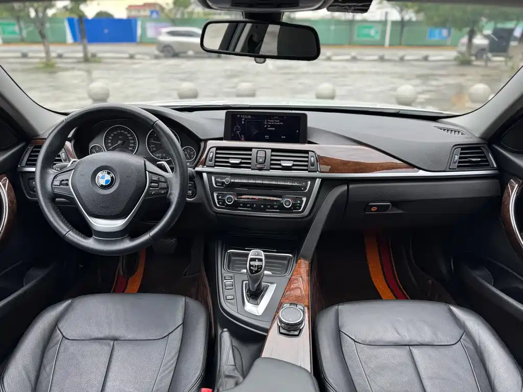 BMW 3 Series 2015 — фото 12
