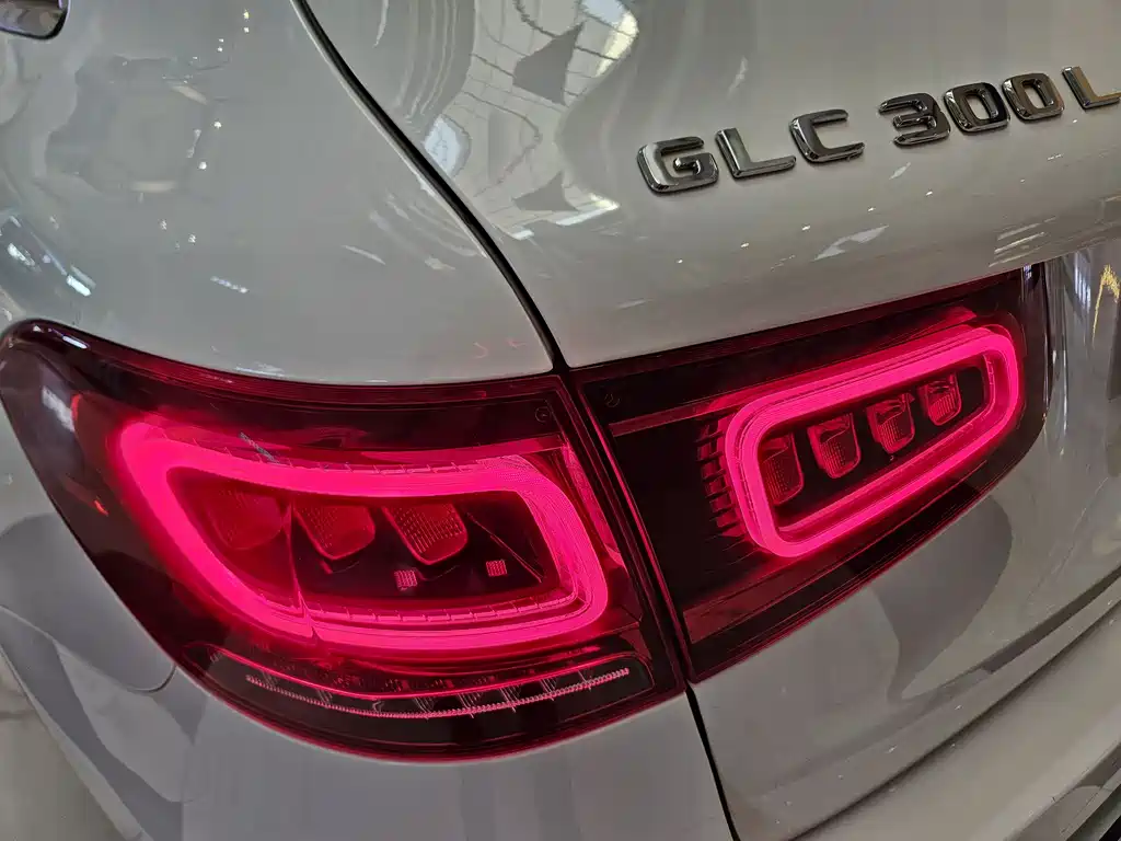 Mercedes-Benz GLC 2020 — фото 20