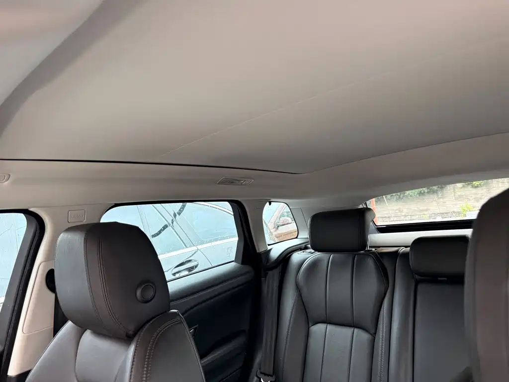 Land Rover Range Rover Evoque 2018 — фото 12