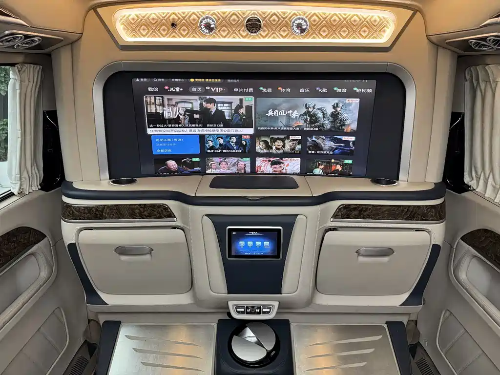 Mercedes-Benz V-Class 2022 — фото 6