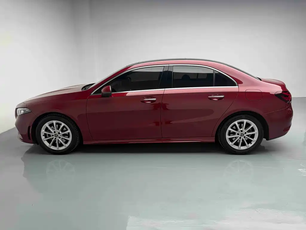 Mercedes-Benz A-Class 2021 — фото 16