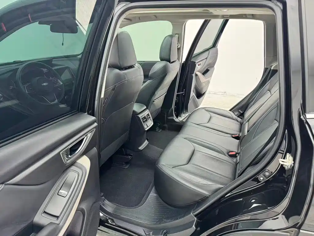 Subaru Forester 2022 — фото 16